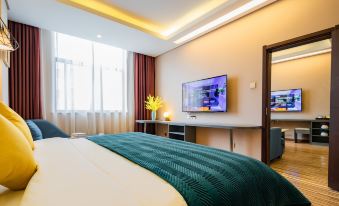 Caring Fere Hotel (Xi'an Library Metro Station)