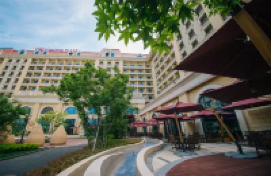 青島東方影都皇冠假日酒店