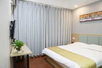 Pengyun Hotel (Zaozhuang West Station Store)