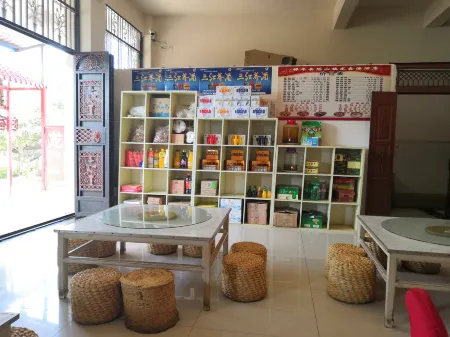 lufeng longxinyuan Hotel Отели рядом с достопримечательностью «Lufeng Dinosaur Fossil Site»