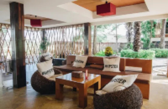 เดอะ ไฮอะเวย์ รีสอร์ท