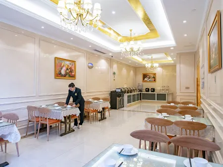 Vienna Hotel (Yidou Jiefang Mansion) Отели рядом с достопримечательностью «Sanxia Romance Park»