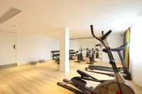 O.Live Social (Guilin Elephant Trunk Hill Two Rivers and Four Lakes Store) Hotels in Guilin