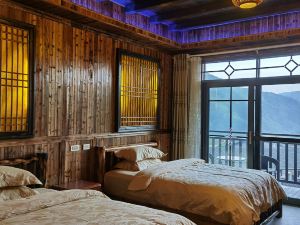 Ping an Old Local Inn in Longji Terraces (Seven Stars with Moon View Terrace)