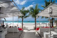 White House Beach Resort