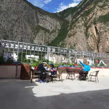 Dege's got the inn as he wanted.