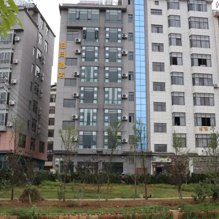 Wu Dingpo Moon Hotel