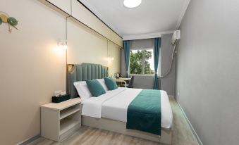 Star Light Luxury Apartment (Wuhan Textile University Branch)