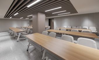 JI Hotel (Jinan Qianfo Mountain Yingxiongshan Road)