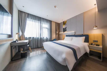 Homeinn Selected Hotel (Shanghai Fudan University Dabaisu Subway Station) Отели рядом с достопримечательностью «Fudan University Handan Road Stadium»