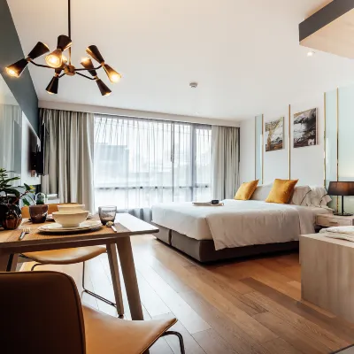 Montana Hotel & Residence Hotels near Khlong Tan