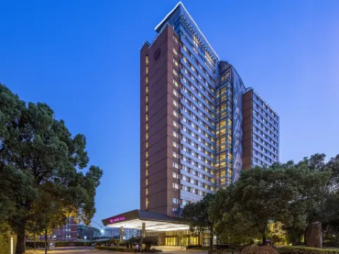 Crowne Plaza SHANGHAI FUDAN by IHG Отели рядом с достопримечательностью «Shanghai Zhongyuan Stadium Branch (North Gate)»