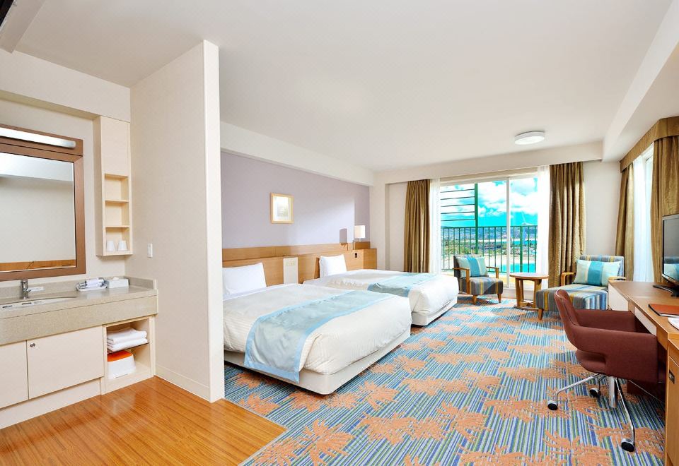 Vessel Hotel Campana Okinawa Pool