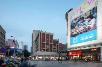 UNI·One Hotel (Changsha IFS International Financial Center) Hotels near Zhongshan Pavilion