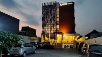Lynn Hotel Mojokerto Hotels in Puri