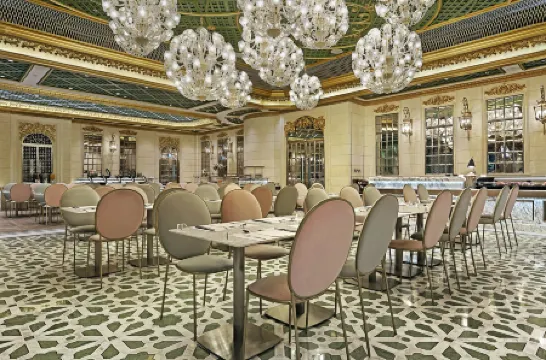 Hotel Alexandra Отели рядом с достопримечательностью «Норт-Пойнт»