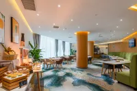 Huaqiao Hotel (Lovers Road Seaside Swimming Pool) - Пляж