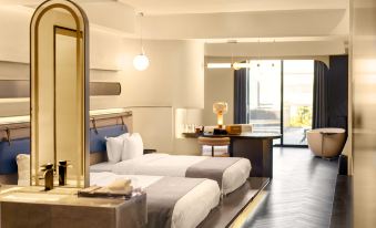 Nanning Leshell Waterside Hotel(Wanxiang City Fangte ASEAN God Painting Shop)