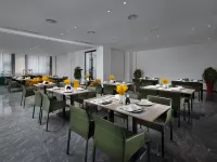 Haiyi Feno Hotel (Jingmen Railway Station Jingchu Institute of Technology Branch) Hotels in Jingmen