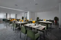 Haiyi Feno Hotel (Jingmen Railway Station Jingchu Institute of Technology Branch)