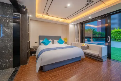Shenzhen North Station  Haiqinwan Hotel (Hong Shan Railway Station)