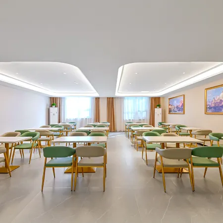 Vienna 3 Best Hotel (Huanjiang Maonan Jinjie Branch)