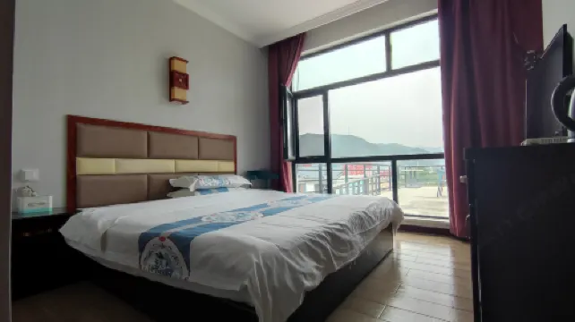 Yichuan Huangpu Homestay (Hukou Waterfall)