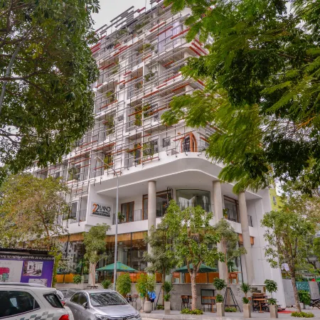 22land Residence – 50 Truong Cong Giai Отели рядом с достопримечательностью «Кау Гиай»