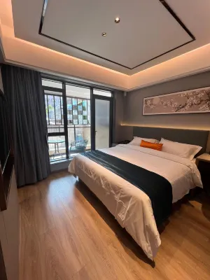 Jiujuge (Yuelu Mountain University Town Tianma Shop) Hotels near Xiao Jinguang Former Residence