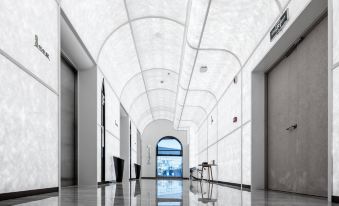 Shining Star Hot Spring Hotel - Housity