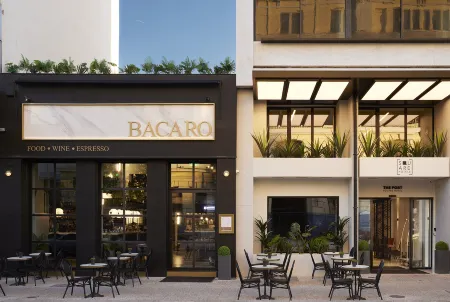 The Port Square Hotel Отели рядом с достопримечательностью «Microlimano»