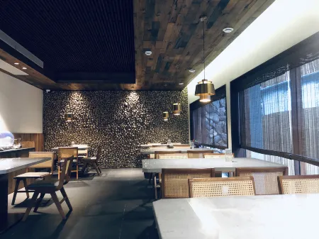 yisuyimyi Отели рядом с достопримечательностью «Lin'an Museum»