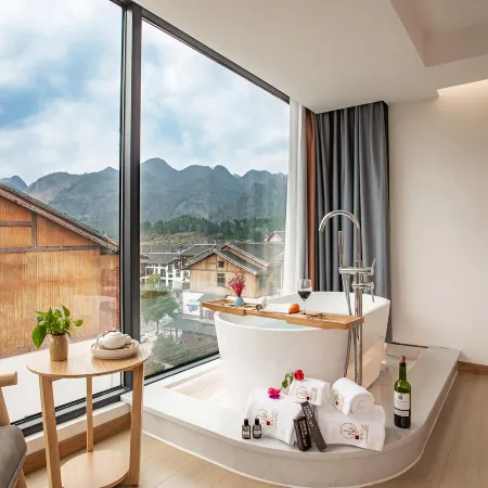 Yunshang Huakai Homestay (Libo Xiaoqikong East Gate Branch)