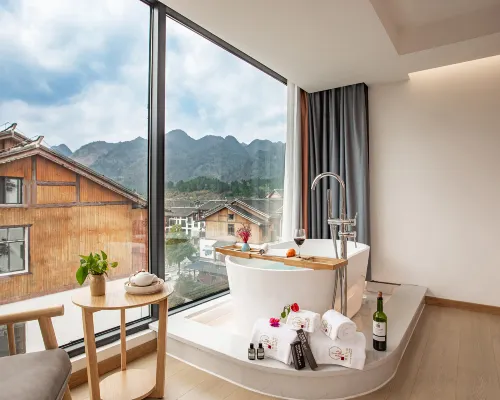 Yunshang Huakai Homestay (Libo Xiaoqikong East Gate Branch) 리보 호텔