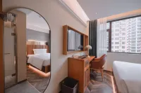 James Joyce Coffetel (Jining Railway Station)