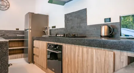 Ozzy Villa Phangan Отели рядом с достопримечательностью «Пханган»