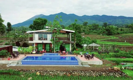 Kalaparan Farm House by Hiverooms