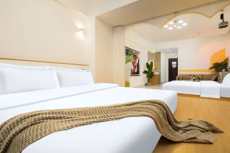 Sunshine Ninety-Nine B&B Hotel (Changsha Wuyi Square IFS International Financial Center)