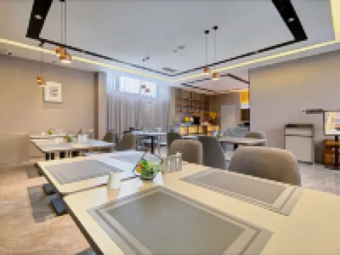 Homeinn Selected Hotel (Xiangfen Fenhe Scenic Bridge Longshan Road) Hotels in Xiangfen
