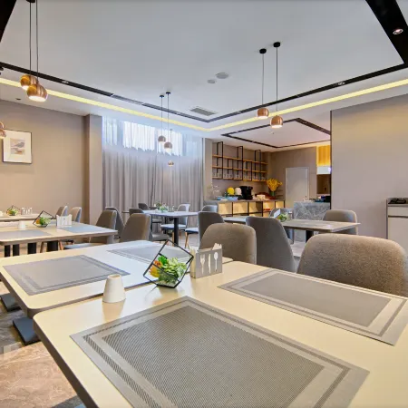 Homeinn Selected Hotel (Xiangfen Fenhe Scenic Bridge Longshan Road)