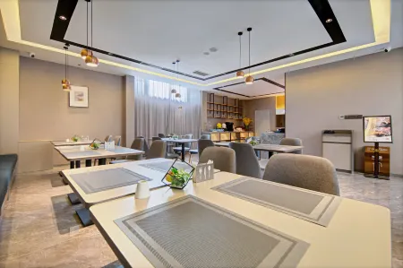 Homeinn Selected Hotel (Xiangfen Fenhe Scenic Bridge Longshan Road) Отели рядом с достопримечательностью «Ding Village Folk Museum»