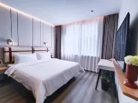 Homeinn Selected Hotel (Qiqihar Central Plaza Longsha Night Market) - 3-Star