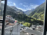 勇川智享酒店（四姑娘山景區店） - 2星級