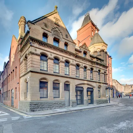 Charltons Bonds Apartments