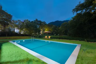 Floral Lux Hotel·Like your hotel (Jingxian Ink Painting Tingxi Scenic Area Branch) Hotels in Jingxian