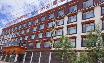 Yushu Nangqian Cang Yangjiacuo Hotel