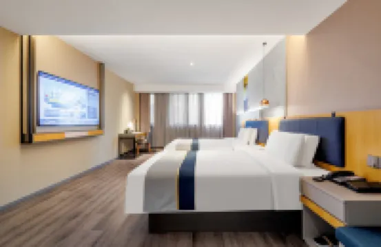 Homeinn Selected Hotel (Urumqi Convention Wuyue Plaza)