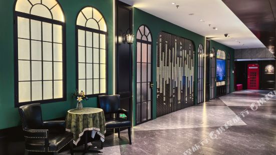 MoYu Movie Hotel (Shanghai People's Square Nanjing West Road  subway station)