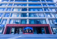 Xin Cheng Yi Shu Villa Hotel in Sanya