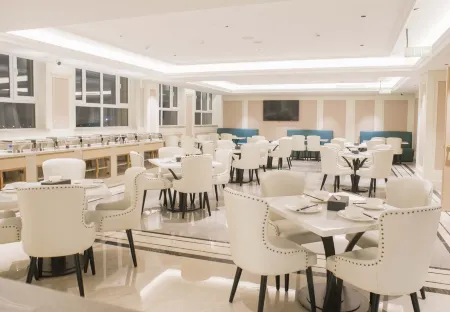 Vienna Hotel Alar Tarim University Night Market Branch Отели в г. Алаэр